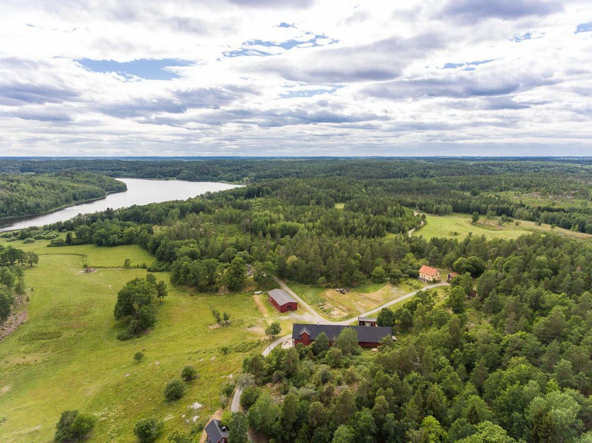Affittacamere Haeradssaetter Gard 1 Valdemarsvik Esterno foto